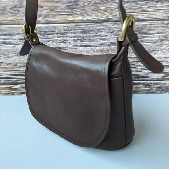 Coach Brown Leather Interior - Picture 2 of 11